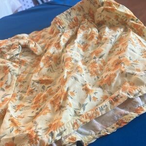 FINAL MARKDOWN Girls Floral Yellow and Orange Shorts 10